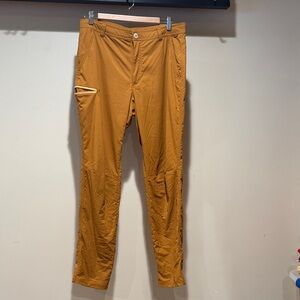 REI Men's Cargo Pants in Tan